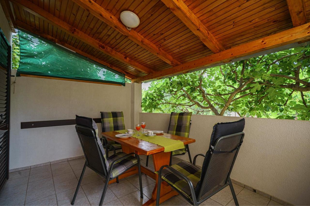 Apartment Bojic Vodice Exterior foto